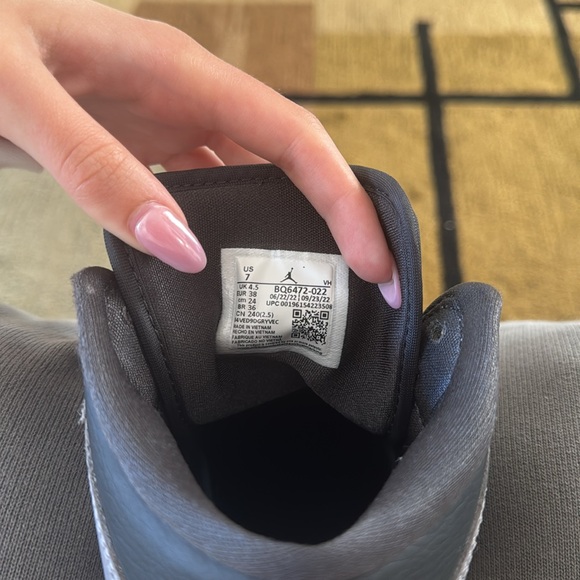 Ari Jordan 1 Mid Cement Grey - Picture 4 of 4